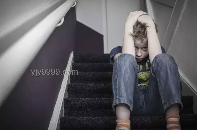 青少年心理健康：与孩子“站在一起”对抗抑郁症